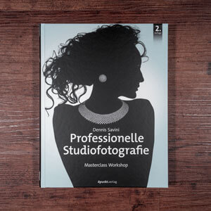 Fotobuch-Regal.de - Rezension: Dennis Savini - Professionelle Studiofotografie 2. Auflage - Vorderseite